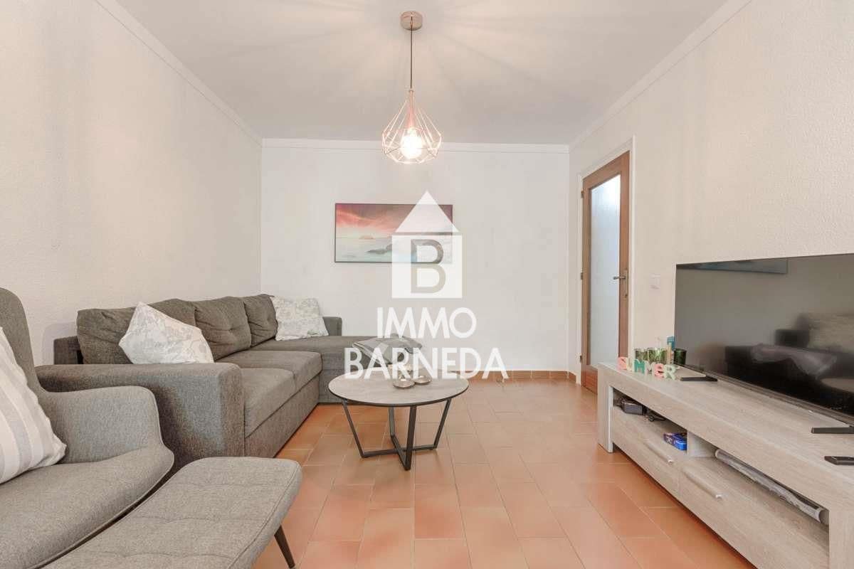 2 bedroom Flat for sale in Roses - € 235,000 (Ref: 9929773)
