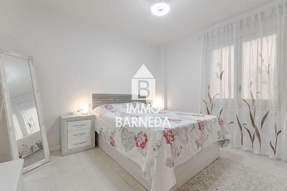 2 bedroom Flat for sale in Roses - € 235,000 (Ref: 9929773)