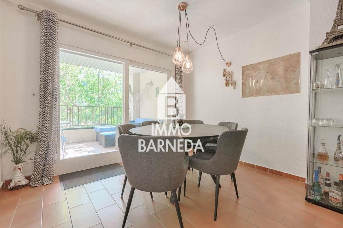 2 bedroom Flat for sale in Roses - € 235,000 (Ref: 9929773)