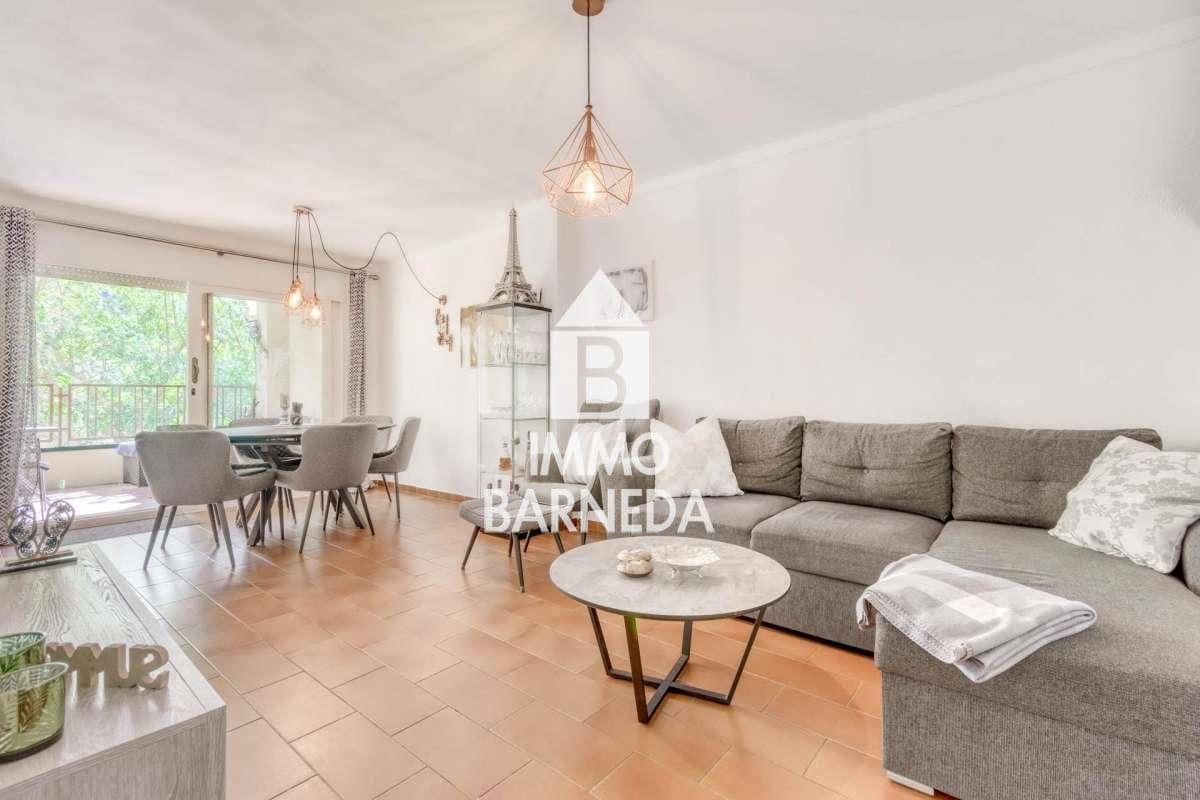 2 bedroom Flat for sale in Roses - € 235,000 (Ref: 9929773)