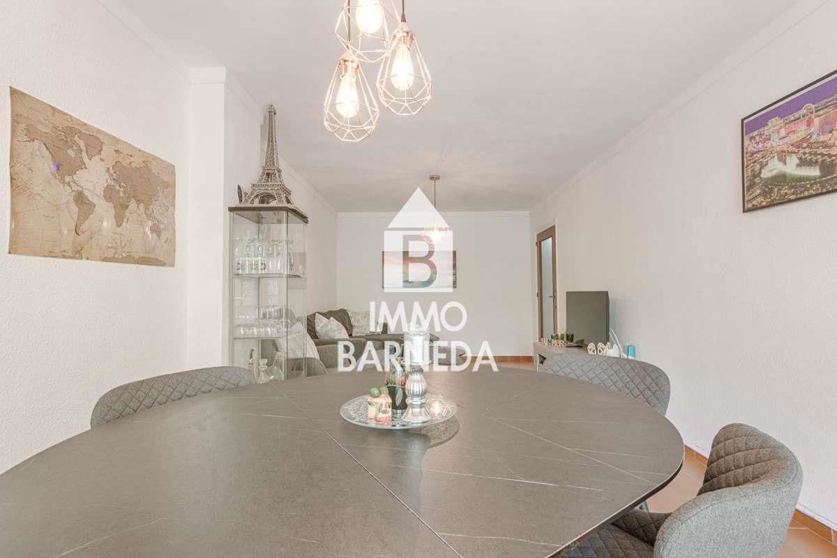 2 bedroom Flat for sale in Roses - € 235,000 (Ref: 9929773)