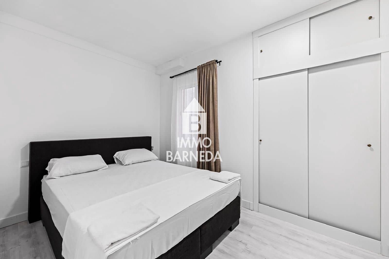2 bedroom Flat for sale in Roses - € 180,000 (Ref: 9932063)
