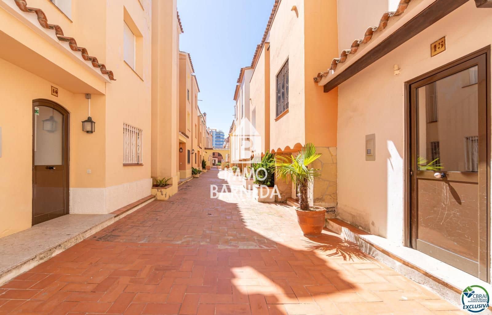1 bedroom Flat for sale in Empuriabrava with pool - € 155,000 (Ref: 9936691)