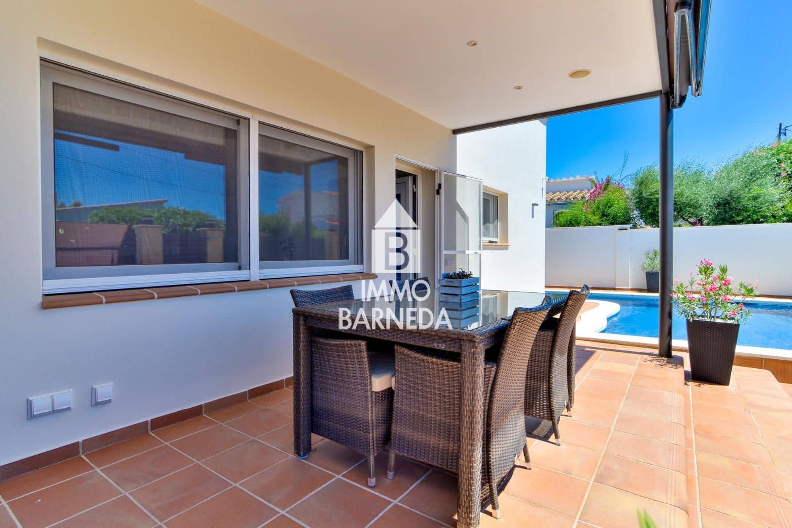 3 slaapkamer Villa te koop in Roses met zwembad garage - € 535.000 (Ref: 9944340)