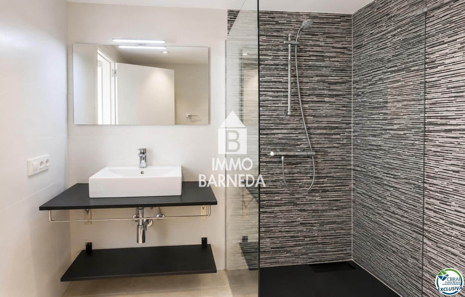 4 soverom Villa til salgs i Empuriabrava med garasje - € 295 000 (Ref: 9944341)
