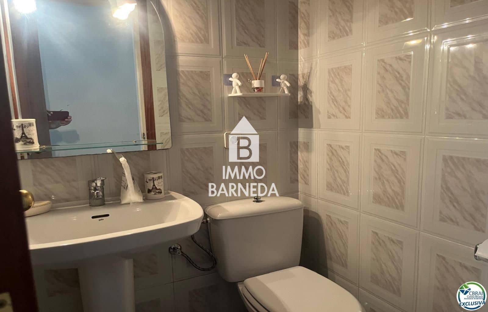 3 slaapkamer Flat te koop in Roses - € 265.000 (Ref: 9946038)