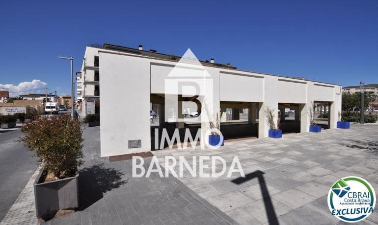Commercieel te koop in Roses - € 192.000 (Ref: 9956337)