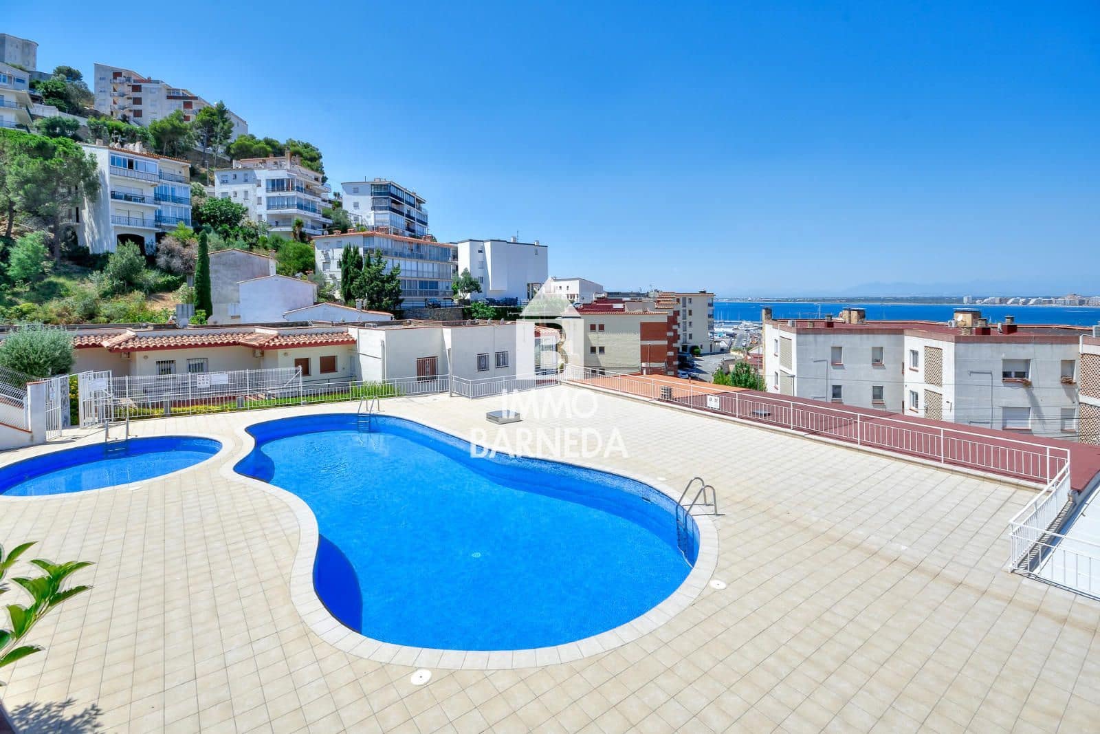 1 bedroom Flat for sale in Roses with garage - € 169,000 (Ref: 9969073)