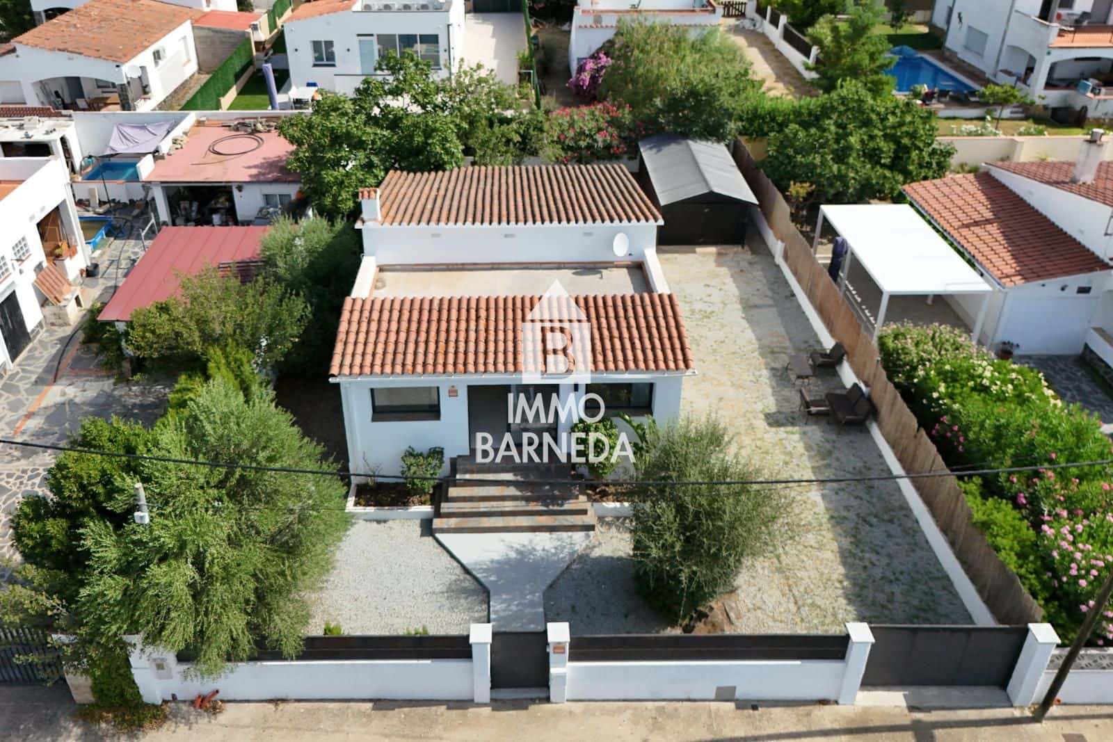 3 bedroom Villa for sale in Roses with garage - € 425,000 (Ref: 9974300)