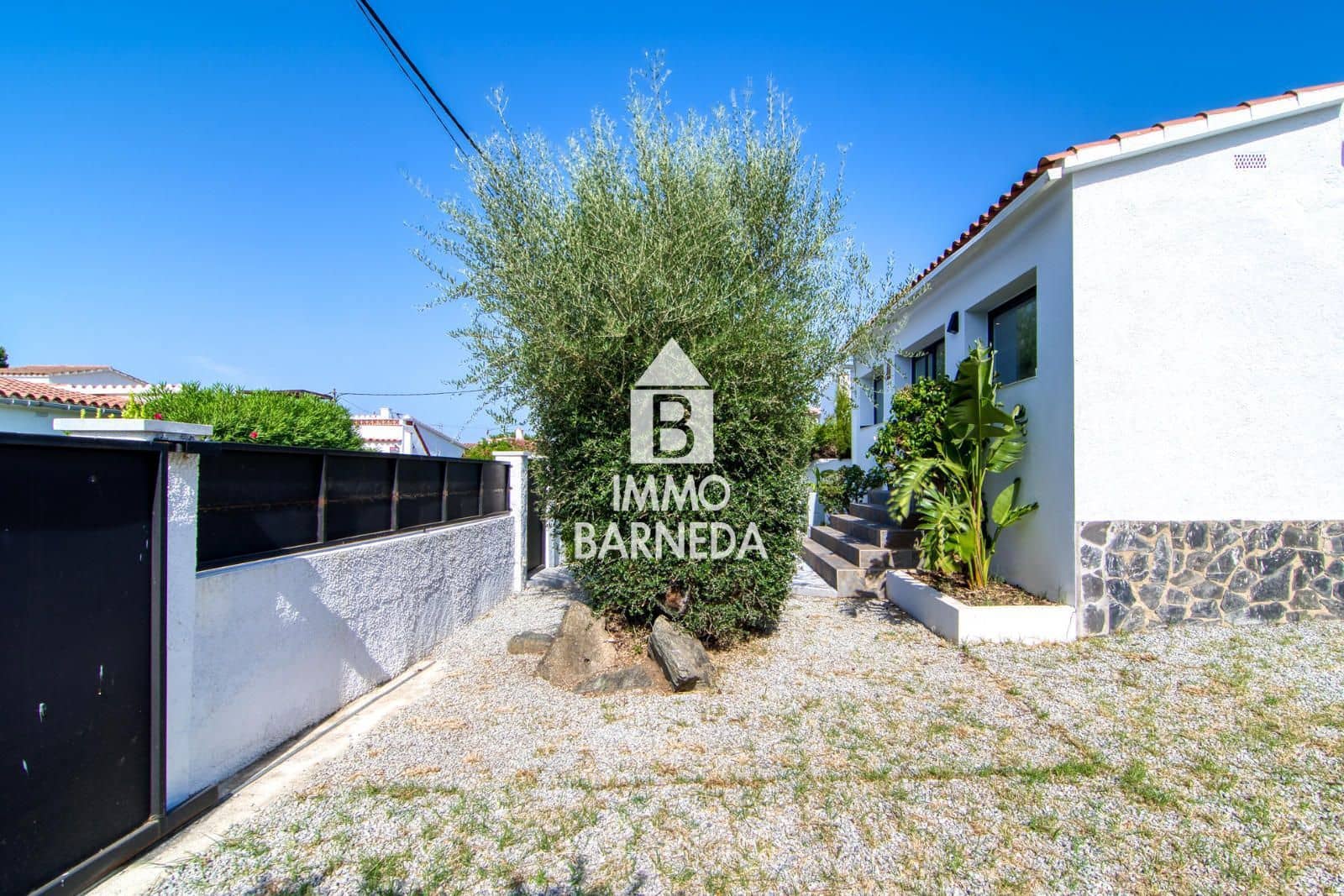 3 bedroom Villa for sale in Roses with garage - € 425,000 (Ref: 9974300)