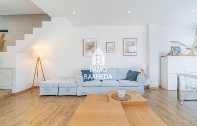 3 sypialnia Willa na sprzedaż w Santa Margarida, Roses z basenem garażem - 670 000 € (Ref: 9989463)