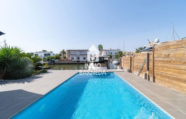 3 sypialnia Willa na sprzedaż w Santa Margarida, Roses z basenem garażem - 670 000 € (Ref: 9989463)