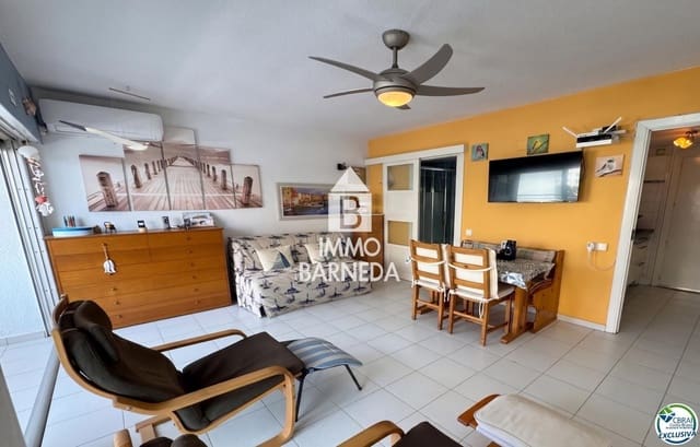 Piso en Santa Margarida, Roses en venta con piscina - 155.000 € (Ref: 9999402)