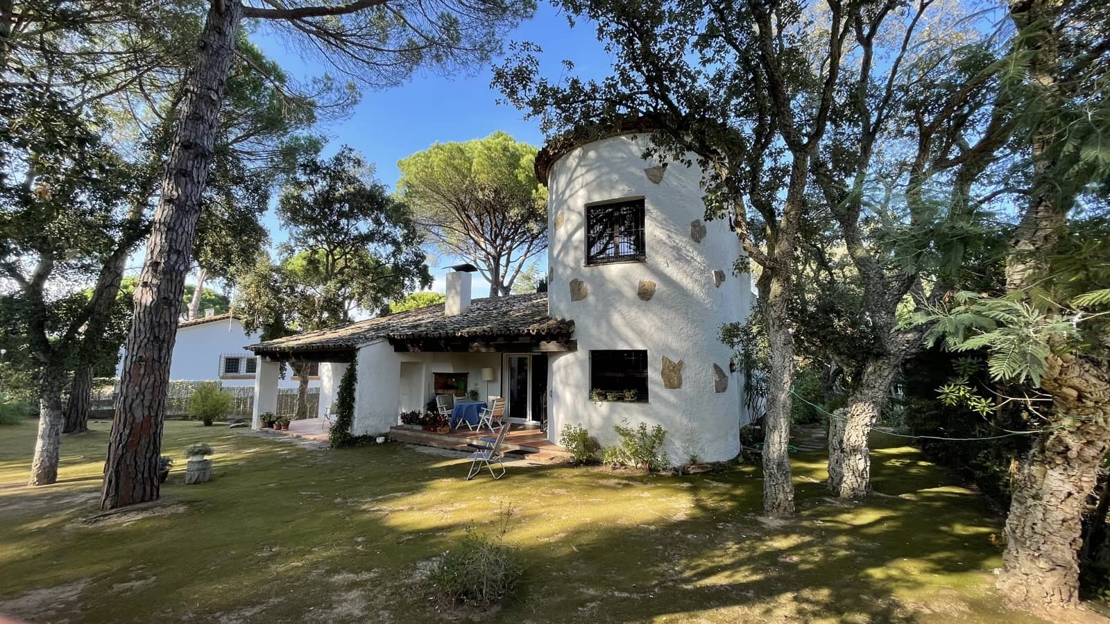 3 bedroom Villa for sale in Santa Cristina d'Aro with garage - € 650,000 (Ref: 9932244)