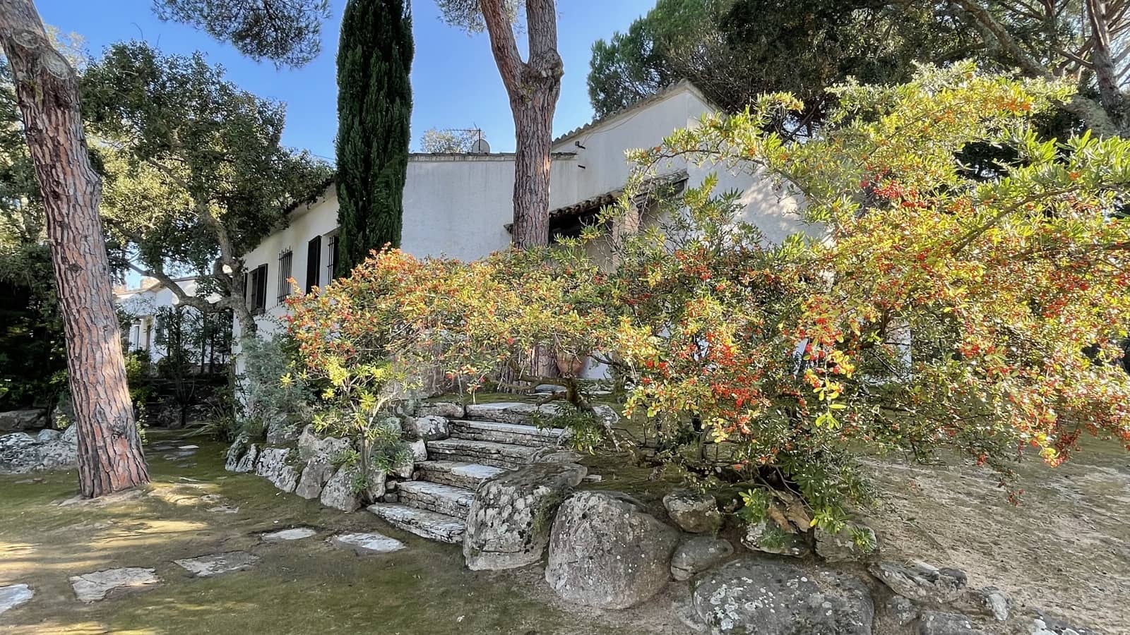 3 bedroom Villa for sale in Santa Cristina d'Aro with garage - € 650,000 (Ref: 9932244)