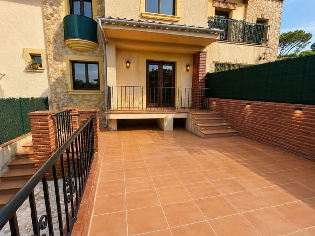 2 soveværelse Rækkehus til salg i Santa Cristina d'Aro - € 245.000 (Ref: 9937340)