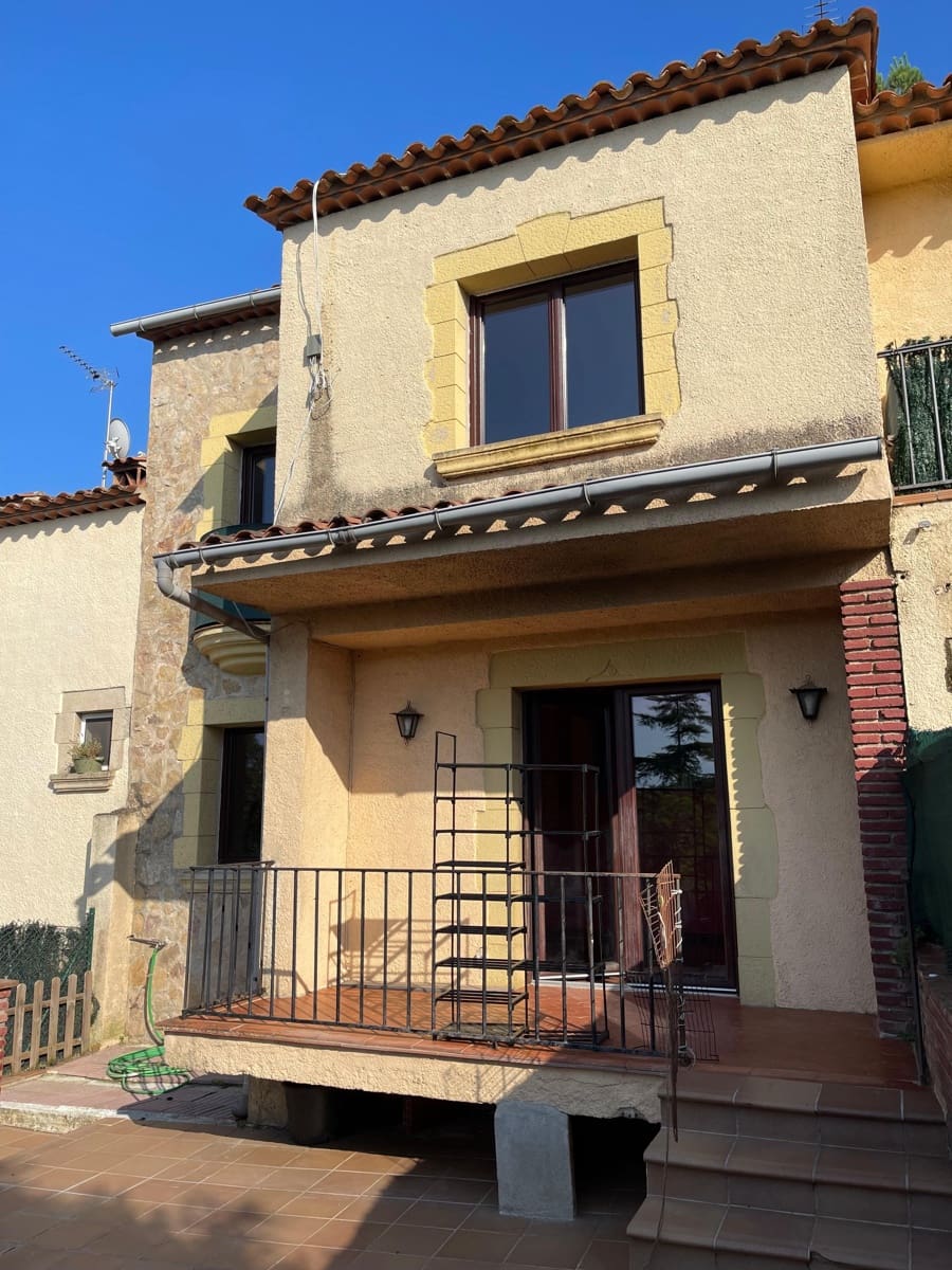 2 soveværelse Rækkehus til salg i Santa Cristina d'Aro - € 245.000 (Ref: 9937340)