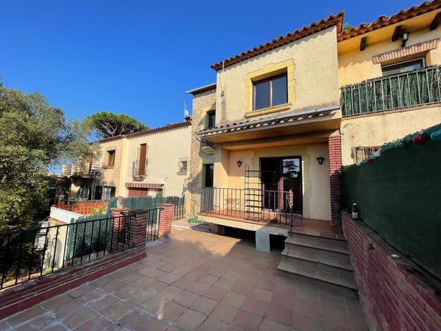 2 soveværelse Rækkehus til salg i Santa Cristina d'Aro - € 245.000 (Ref: 9937340)
