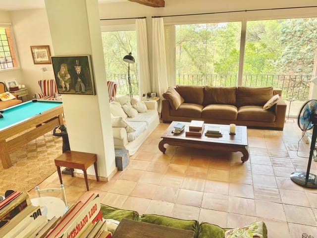 5 bedroom Townhouse for holiday rental in Santa Cristina d'Aro with pool garage - € 4,900 (Ref: 9944908)