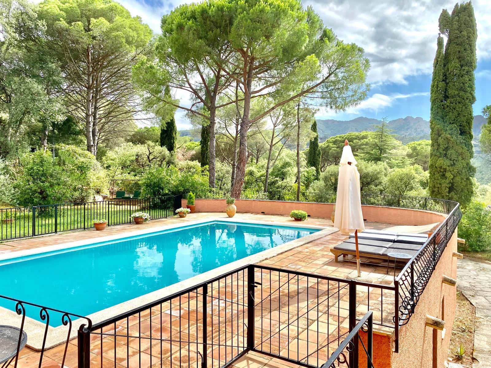 5 bedroom Townhouse for holiday rental in Santa Cristina d'Aro with pool garage - € 4,900 (Ref: 9944908)