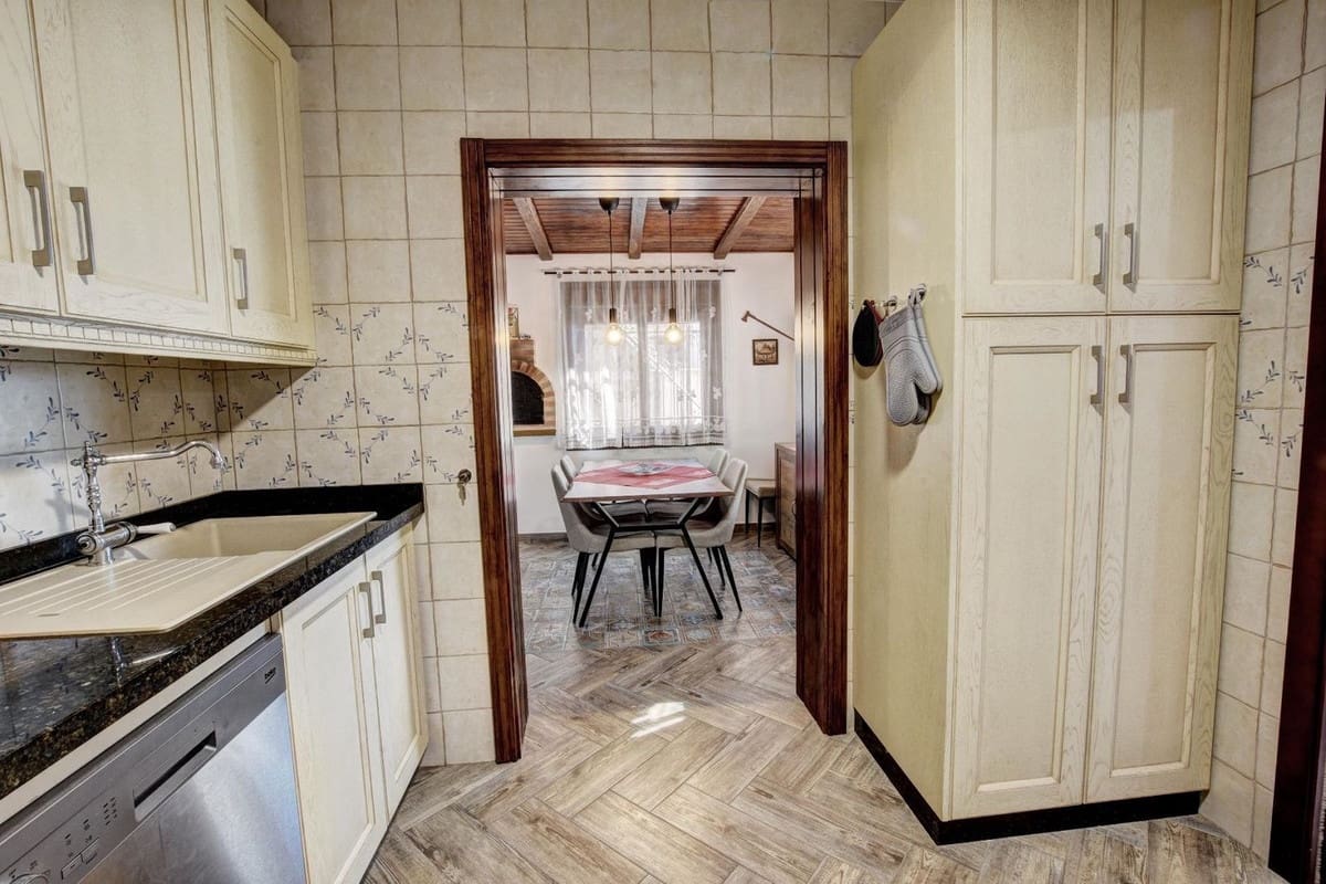 3 soveværelse Villa til salg i Benalmadena med swimmingpool garage - € 629.000 (Ref: 10060798)