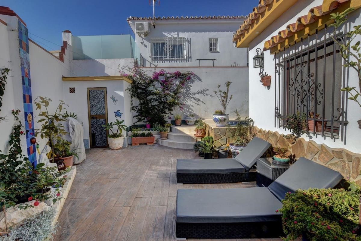 3 soveværelse Villa til salg i Benalmadena med swimmingpool garage - € 629.000 (Ref: 10060798)