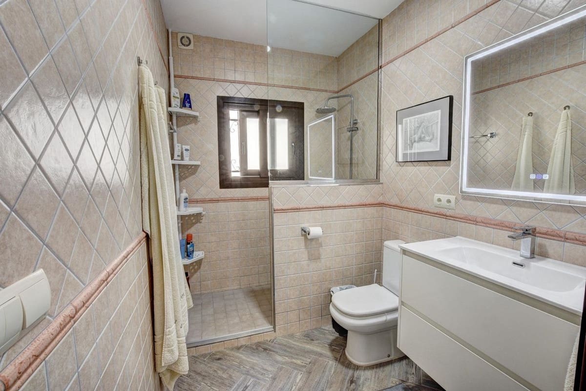 3 soveværelse Villa til salg i Benalmadena med swimmingpool garage - € 629.000 (Ref: 10060798)