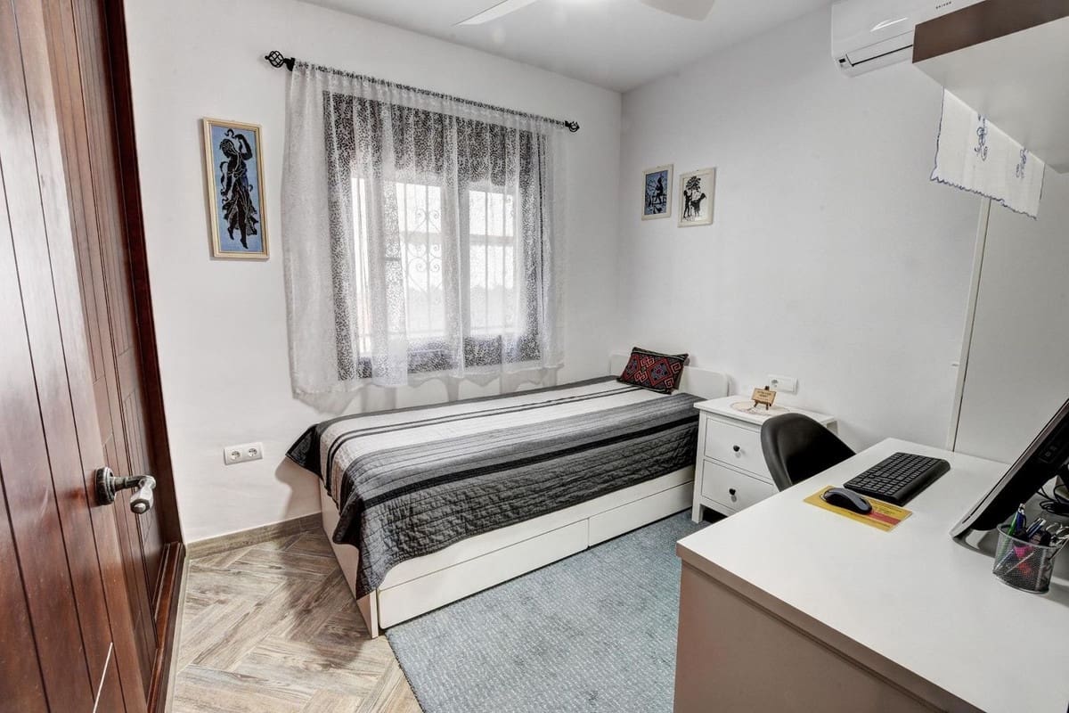 3 soveværelse Villa til salg i Benalmadena med swimmingpool garage - € 629.000 (Ref: 10060798)