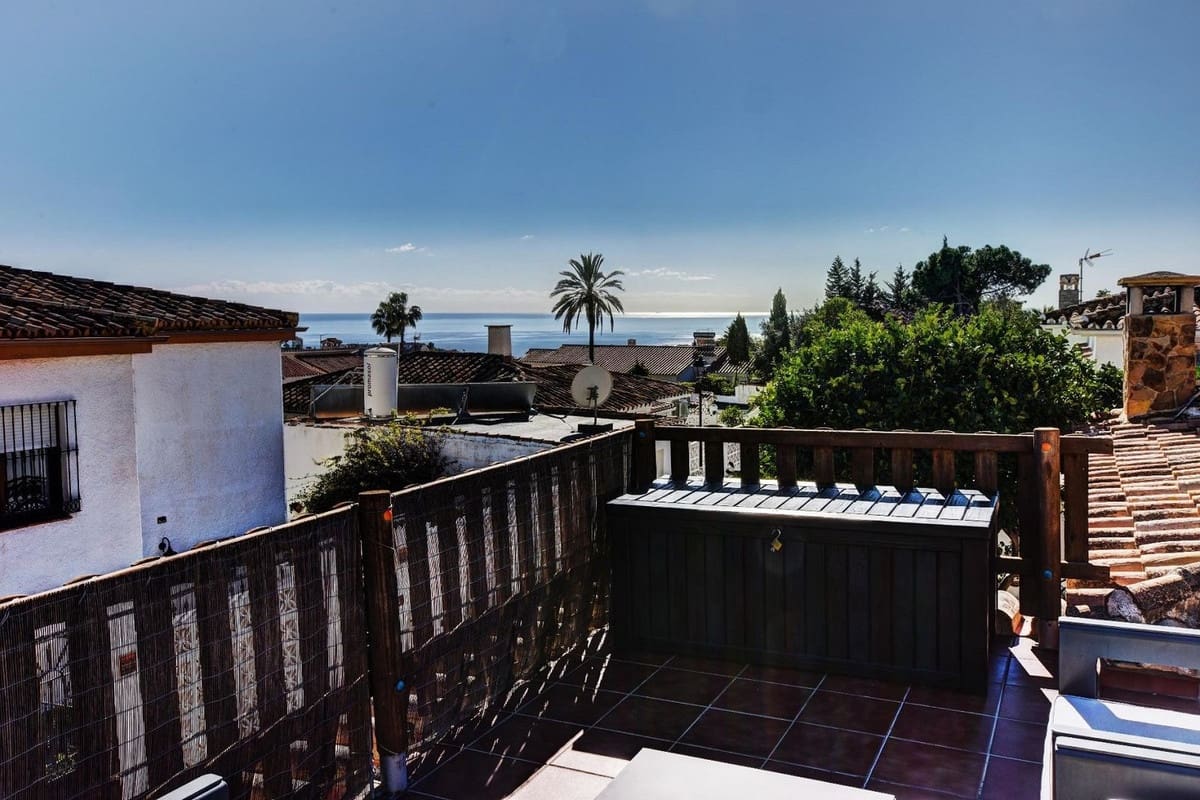 3 soveværelse Villa til salg i Benalmadena med swimmingpool garage - € 629.000 (Ref: 10060798)