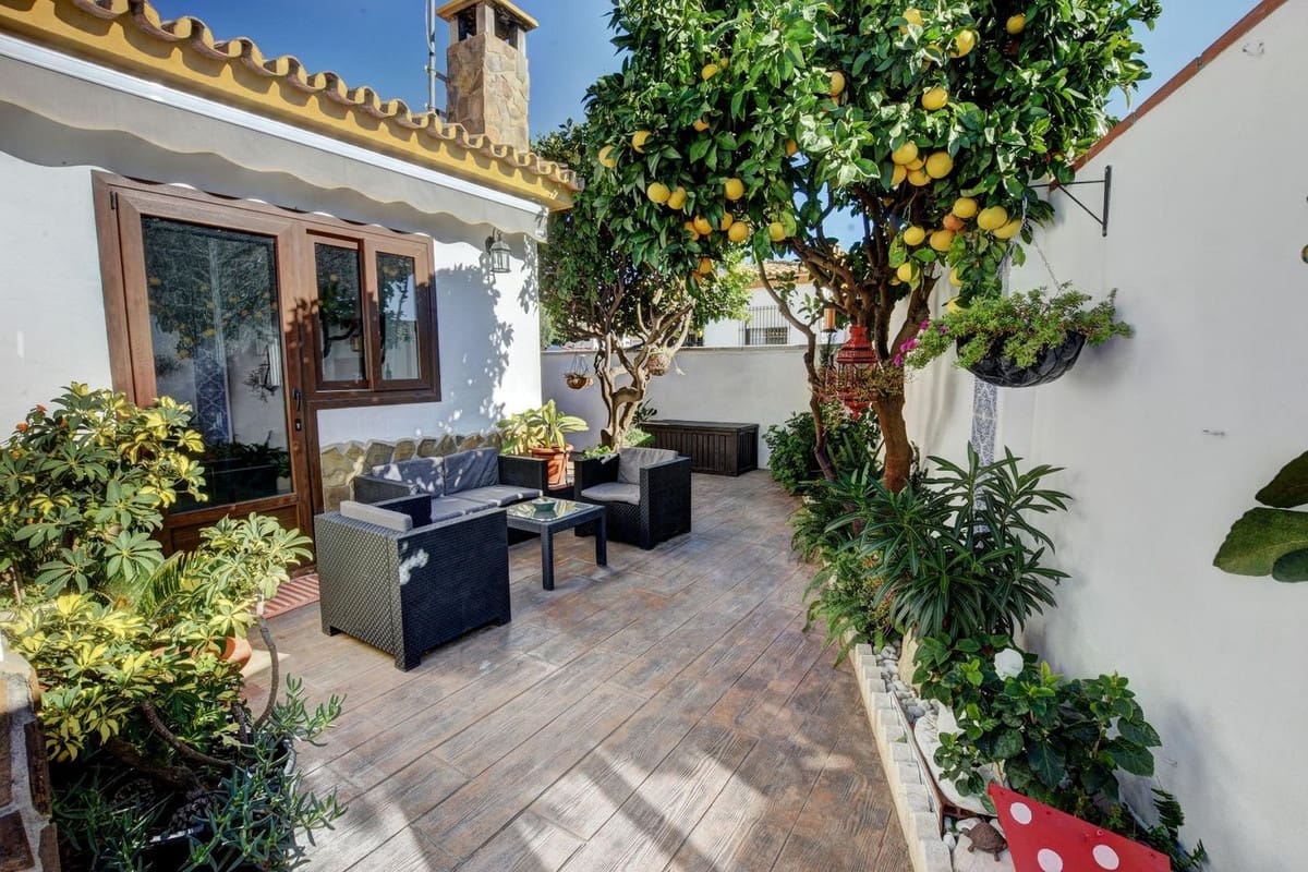 3 soveværelse Villa til salg i Benalmadena med swimmingpool garage - € 629.000 (Ref: 10060798)