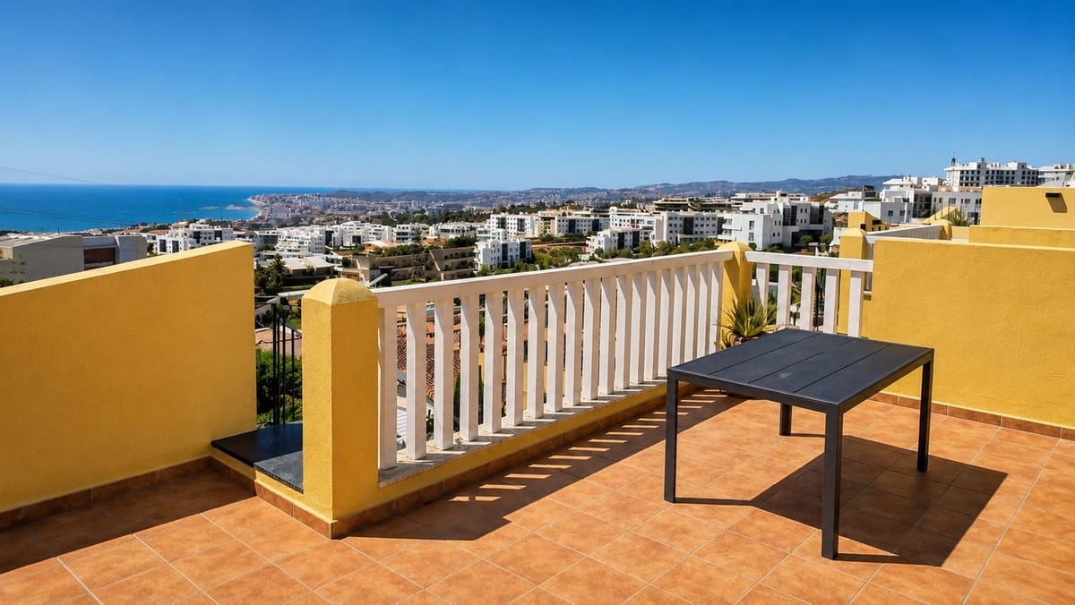 2 soveværelse Penthouse til salg i Fuengirola med swimmingpool garage - € 449.500 (Ref: 10098682)