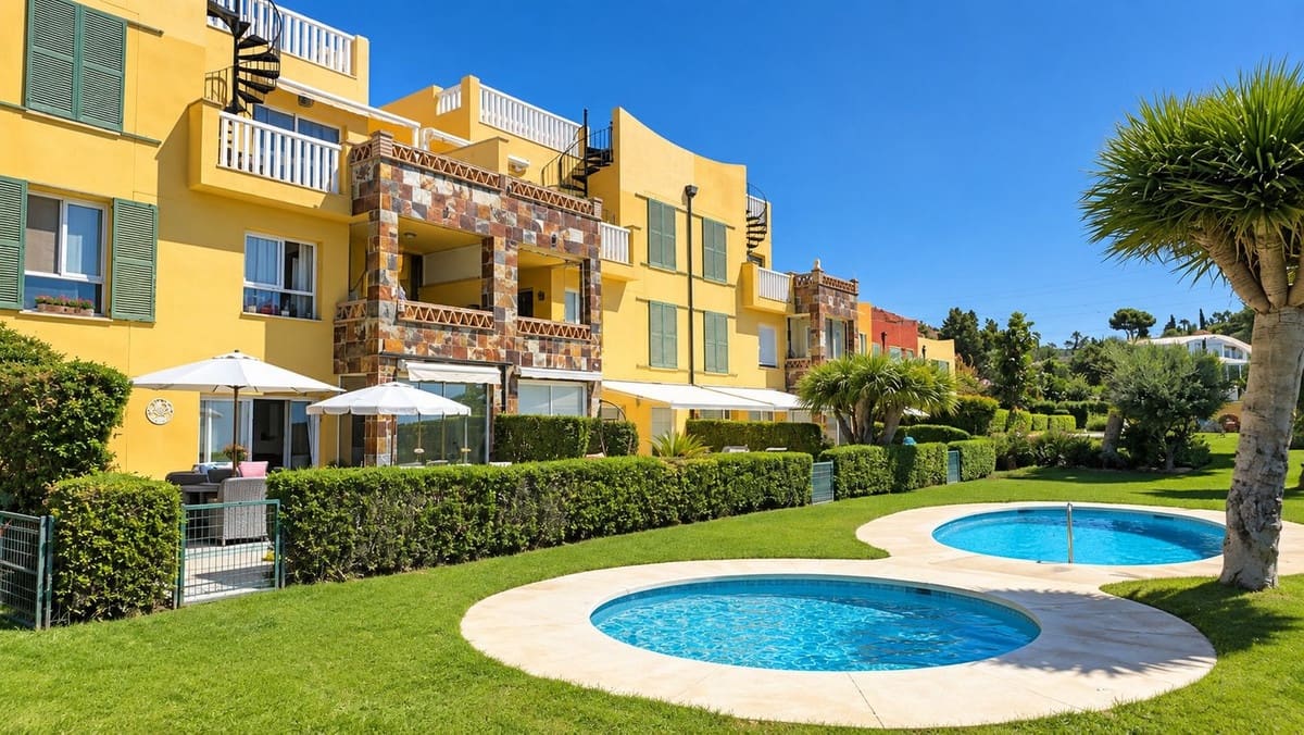 2 soveværelse Penthouse til salg i Fuengirola med swimmingpool garage - € 449.500 (Ref: 10098682)