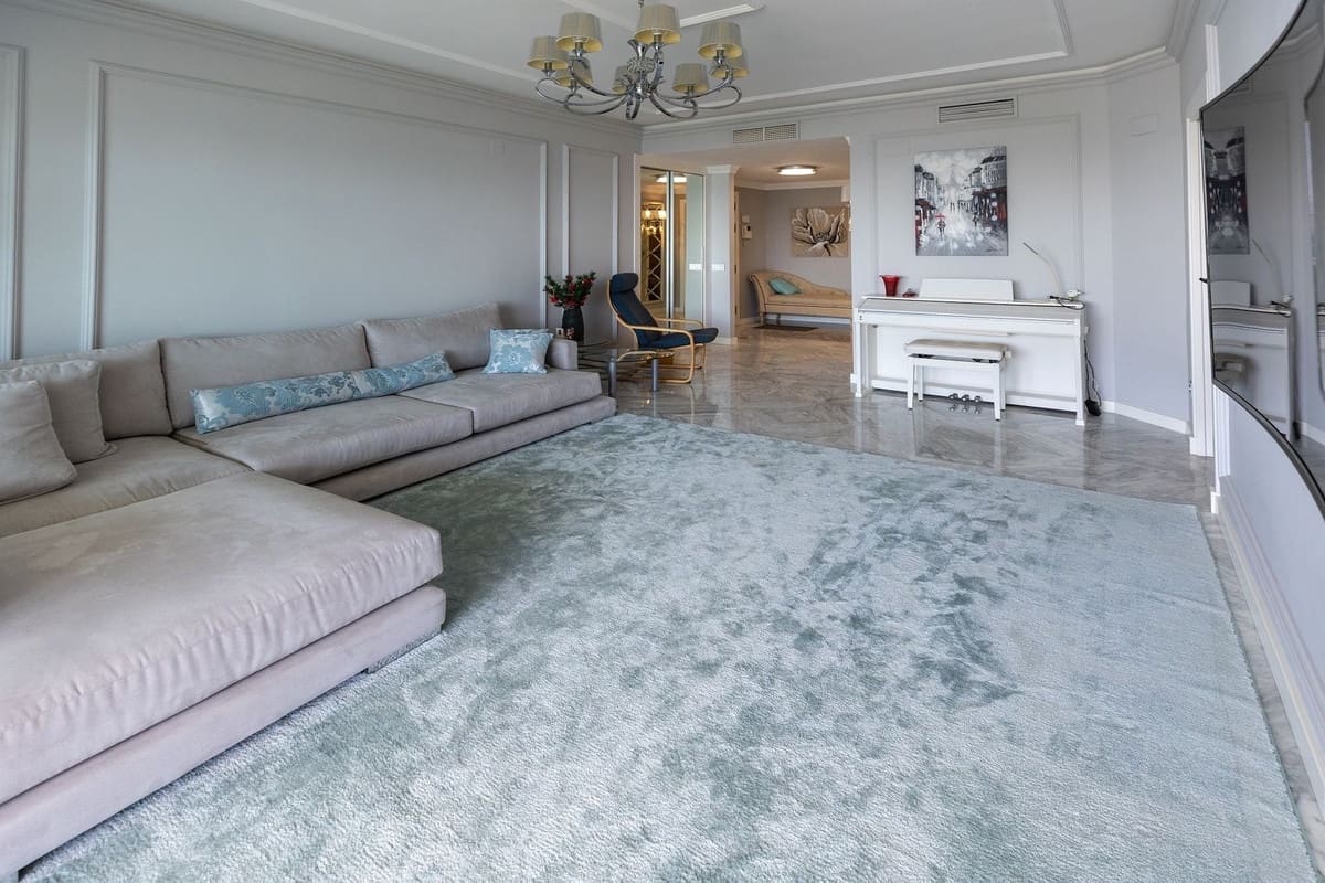 Apartamento de 3 habitaciones en Benalmadena Costa en venta con piscina garaje - 950.000 € (Ref: 10179232)