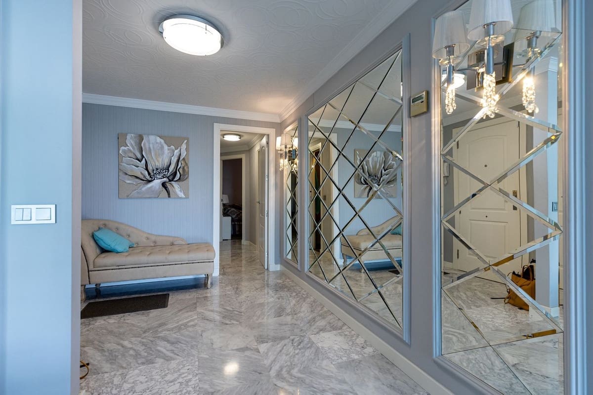 Apartamento de 3 habitaciones en Benalmadena Costa en venta con piscina garaje - 950.000 € (Ref: 10179232)