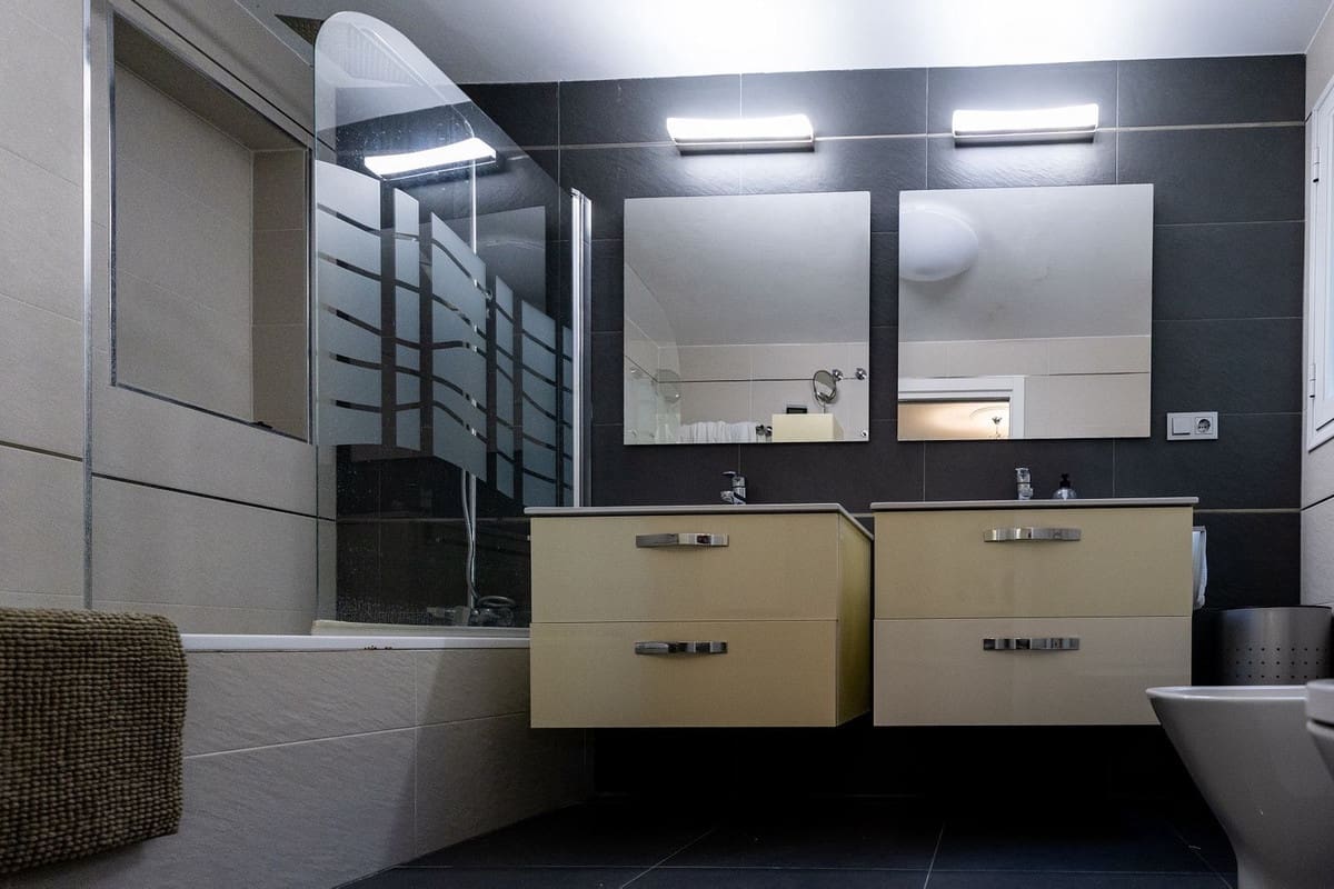 Apartamento de 3 habitaciones en Benalmadena Costa en venta con piscina garaje - 950.000 € (Ref: 10179232)