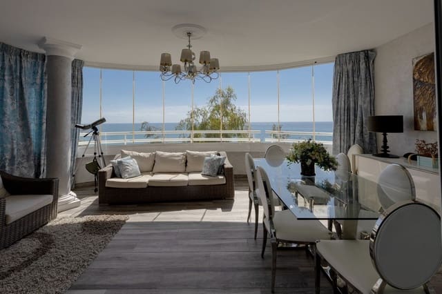 Apartamento de 3 habitaciones en Benalmadena Costa, Benalmádena en venta con piscina garaje - 950.000 € (Ref: 10179232)
