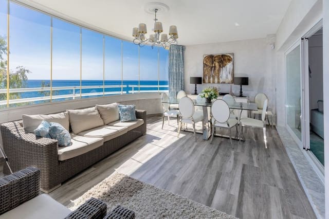 Apartamento de 3 habitaciones en Benalmadena Costa, Benalmádena en venta con piscina garaje - 950.000 € (Ref: 10179232)