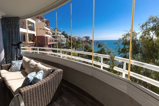 Apartamento de 3 habitaciones en Benalmadena Costa, Benalmádena en venta con piscina garaje - 950.000 € (Ref: 10179232)