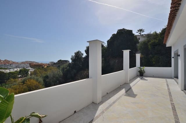 4 bedroom Villa for sale in Torremuelle, Benalmádena with pool garage - € 995,000 (Ref: 10183561)