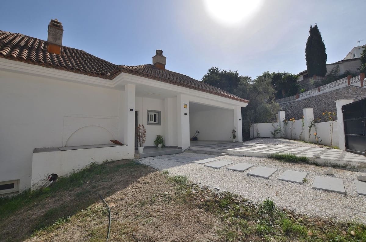 4 bedroom Villa for sale in Torremuelle with pool garage - € 995,000 (Ref: 10183561)