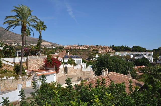 4 bedroom Villa for sale in Torremuelle, Benalmádena with pool garage - € 995,000 (Ref: 10183561)
