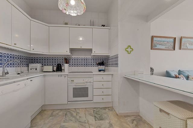 3 bedroom Apartment for sale in Fuengirola with pool - € 495,000 (Ref: 8886781)