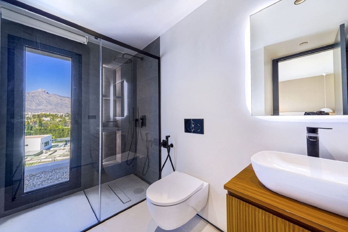 5 Zimmer Villa zu verkaufen in Nueva Andalucia mit Pool Garage - 3.150.000 € (Ref: 8909897)