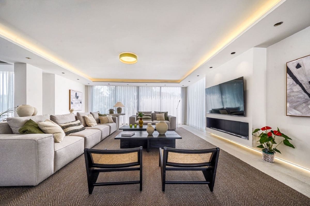 5 Zimmer Villa zu verkaufen in Nueva Andalucia mit Pool Garage - 3.150.000 € (Ref: 8909897)