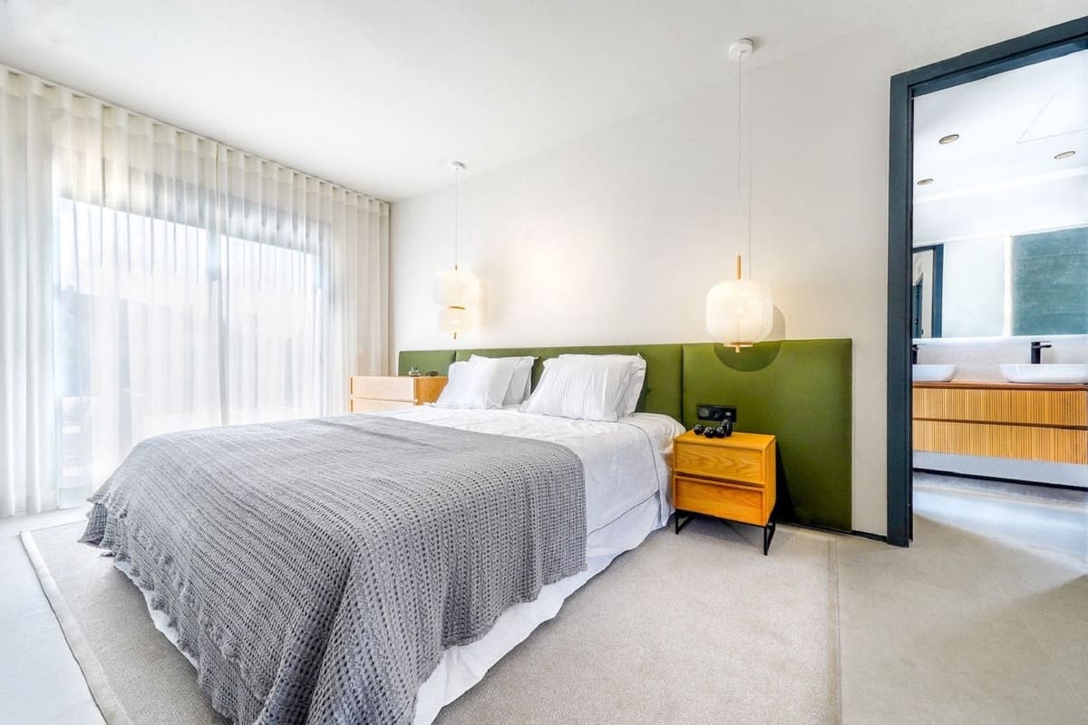 5 Zimmer Villa zu verkaufen in Nueva Andalucia mit Pool Garage - 3.150.000 € (Ref: 8909897)