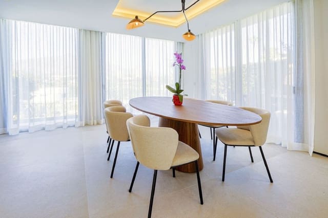 5 bedroom Villa for sale in Nueva Andalucia, Marbella with pool garage - € 3,150,000 (Ref: 8909897)