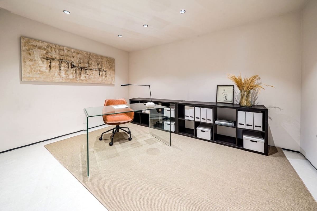 5 bedroom Villa for sale in Nueva Andalucia with pool garage - € 3,150,000 (Ref: 8909897)