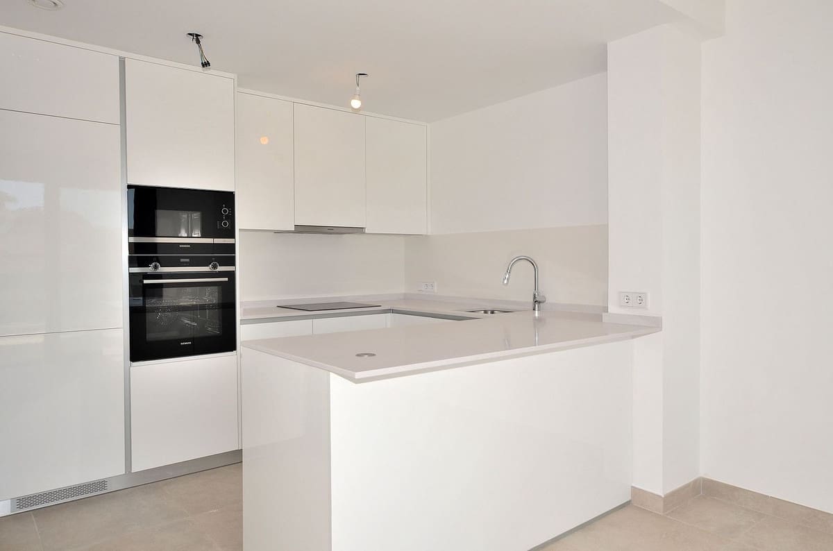 2 soveværelse Penthouse til salg i Fuengirola med swimmingpool garage - € 679.000 (Ref: 9043922)