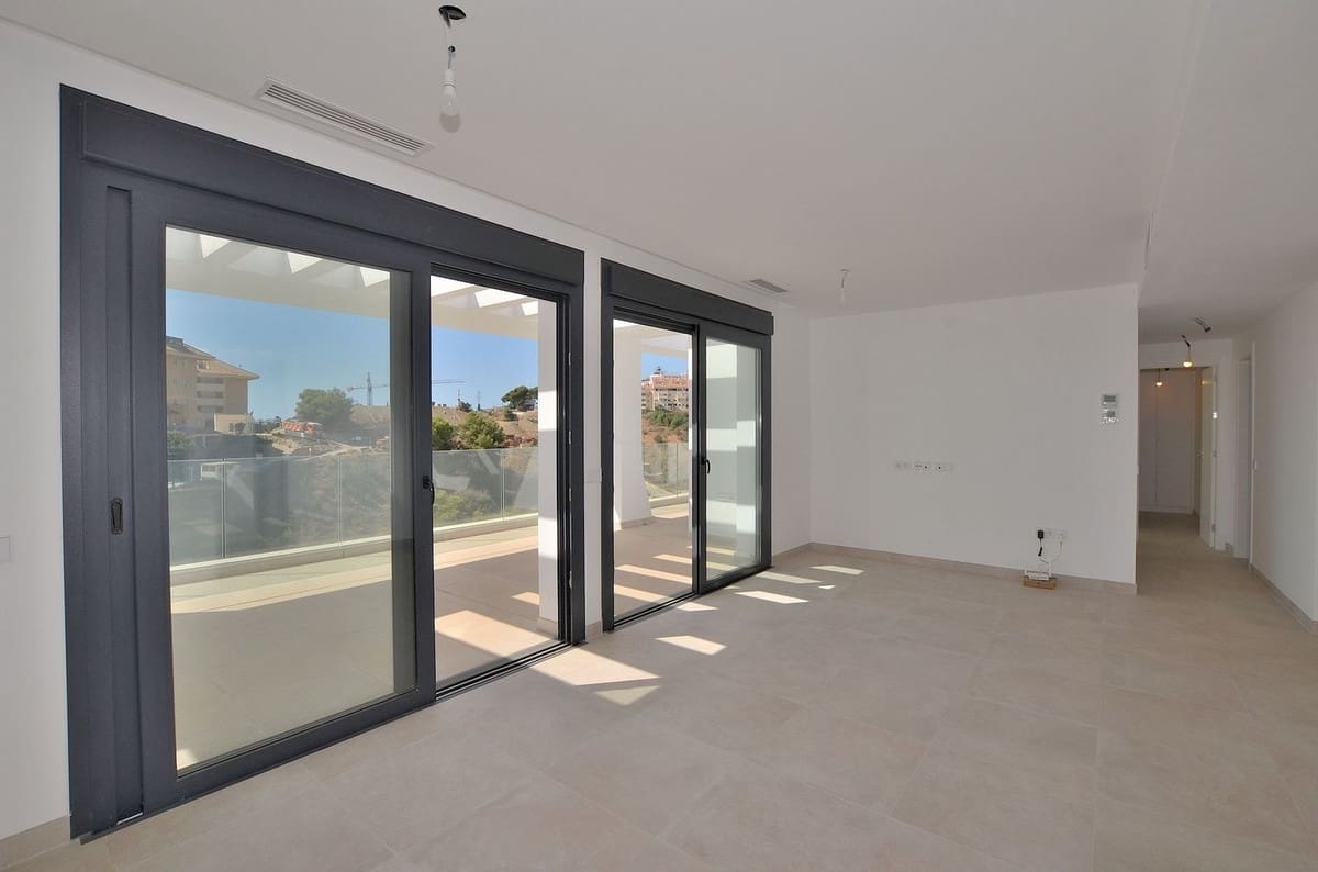 2 soveværelse Penthouse til salg i Fuengirola med swimmingpool garage - € 679.000 (Ref: 9043922)