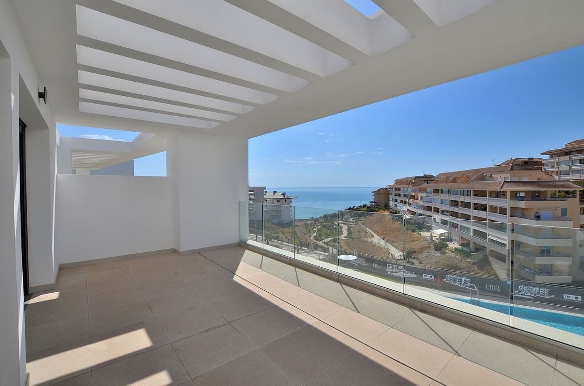 2 soveværelse Penthouse til salg i Fuengirola med swimmingpool garage - € 679.000 (Ref: 9043922)